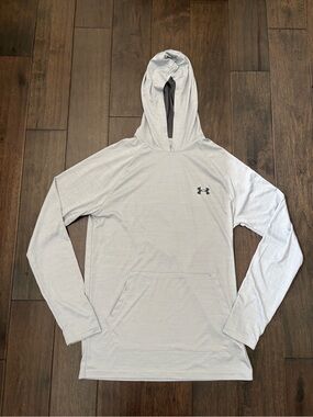 Under Armour Men’s Light Gray Performance Hooded Pullover